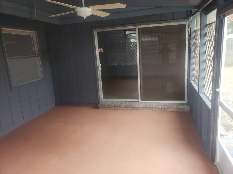 Building Photo - 21 11th St