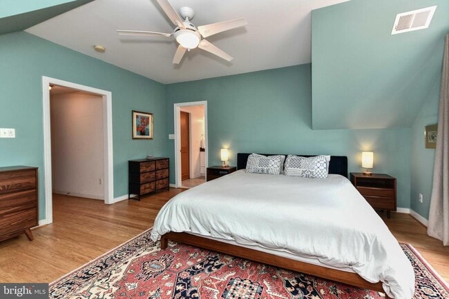 Building Photo - 904 Park Ave