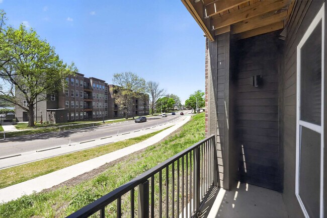 Building Photo - 1001 Marshall Ave