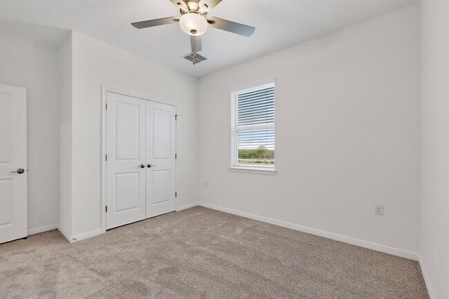 Building Photo - 1204 Purple Martin Dr
