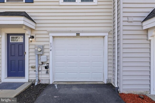 Building Photo - 174 Ontario Dr