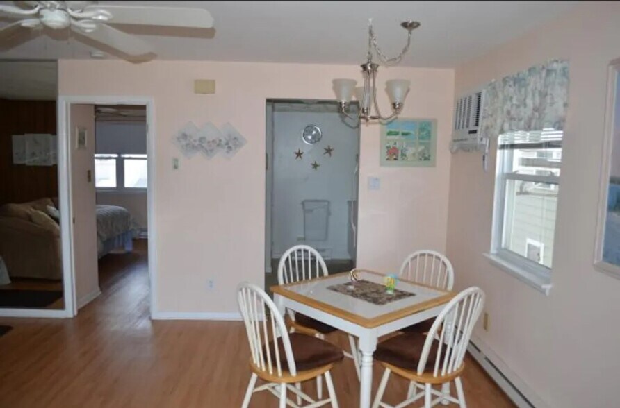 Eating Area - 3312 Ocean Ave