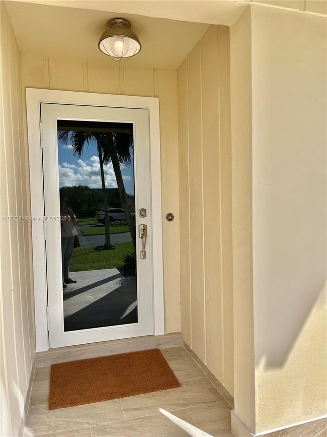 Building Photo - 10909 SW 117th Pl