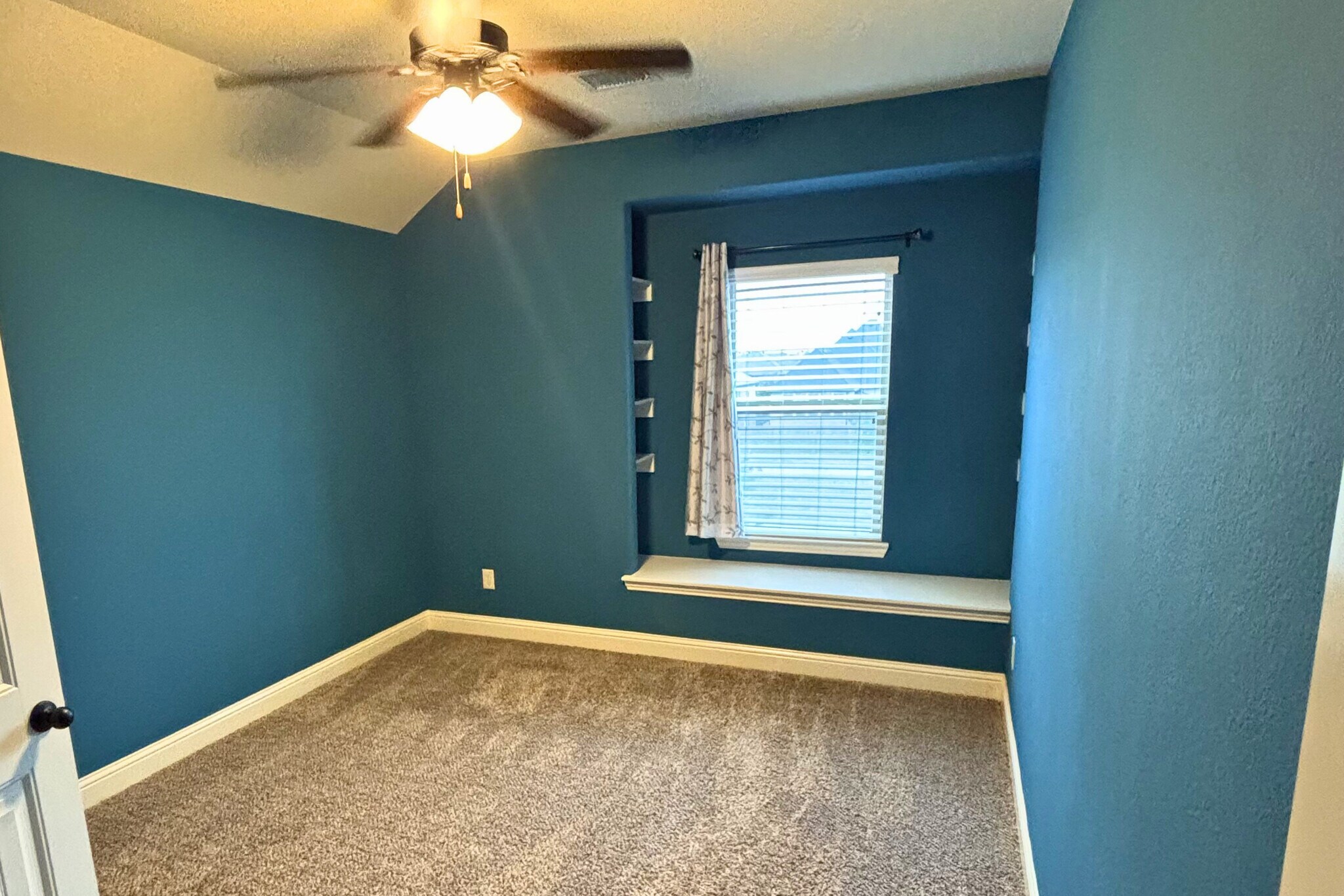 Building Photo - 5547 Lightfoot Ln