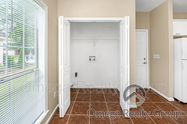 Building Photo - 2130 Forest Lakes Ln