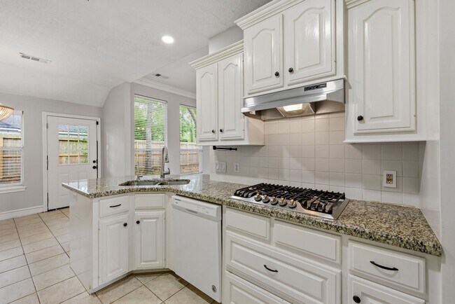 Building Photo - 909 Katie Ln