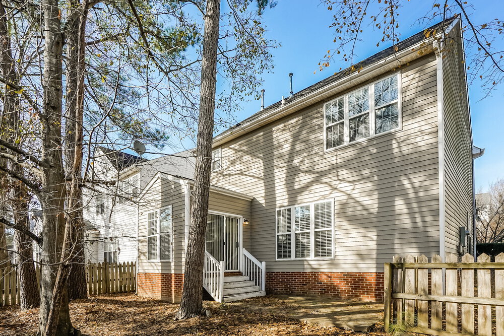 Building Photo - 1940 Shadow Glen Dr