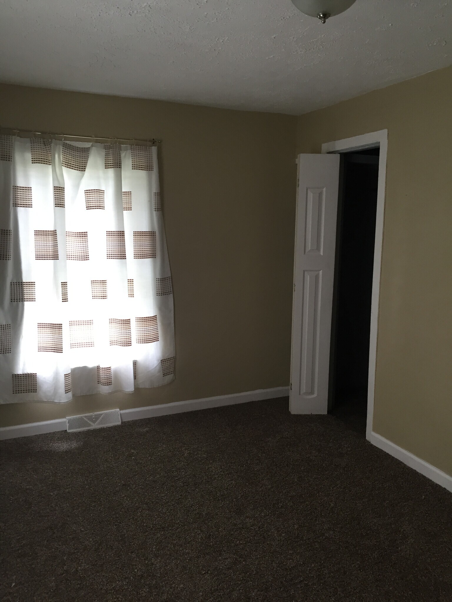 Bedroom on main floor - 401 S 22nd St
