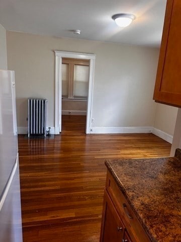 Building Photo - 483 Newport Ave