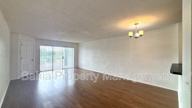 Building Photo - 13803 Fairway Island Dr