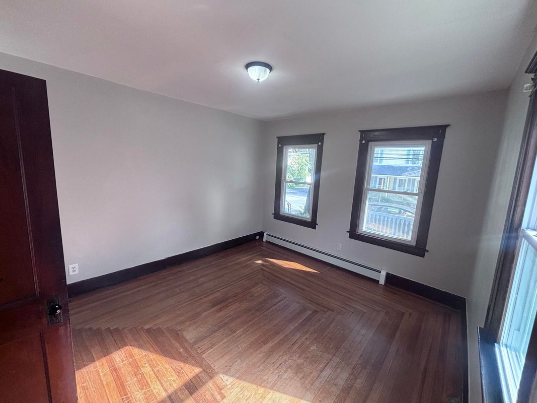 Building Photo - 32-34 Linnell Street, Unit #34