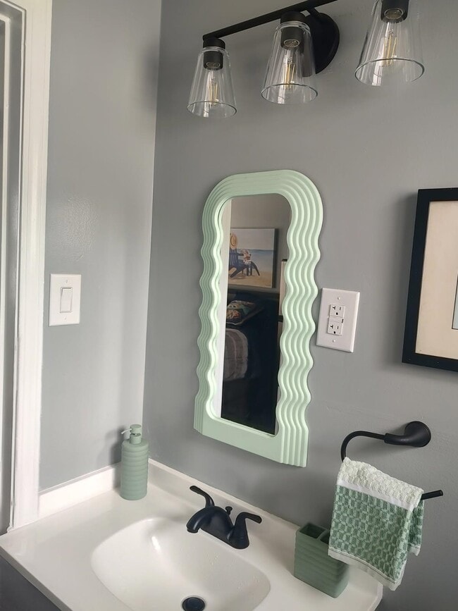 Building Photo - 307 Flagg St