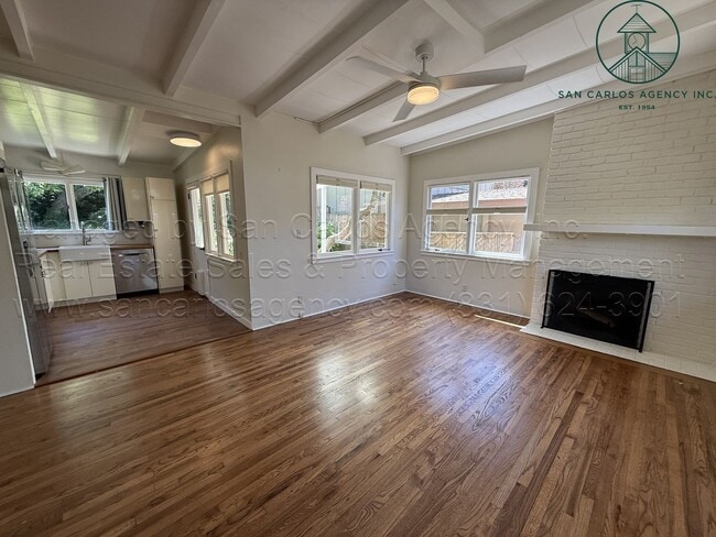 Building Photo - Adorable Two Bedroom Single Family Cottage in Carmel-by-the-Sea