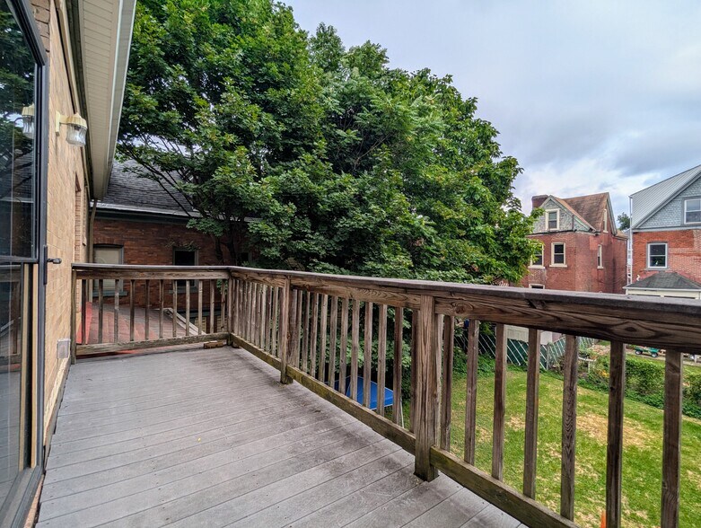 Building Photo - 5552 Black St