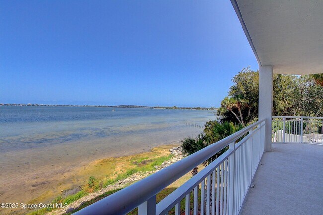 Building Photo - 1465 S Harbor City Blvd
