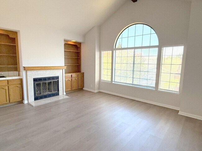 Building Photo - 20 Stratford Ct