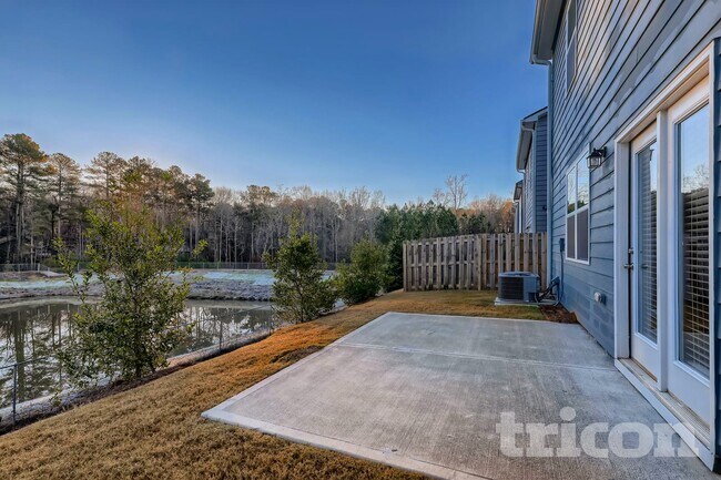 Building Photo - 142 Woodhouse Cir