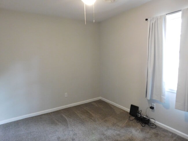 Building Photo - 842 Halifax Cir