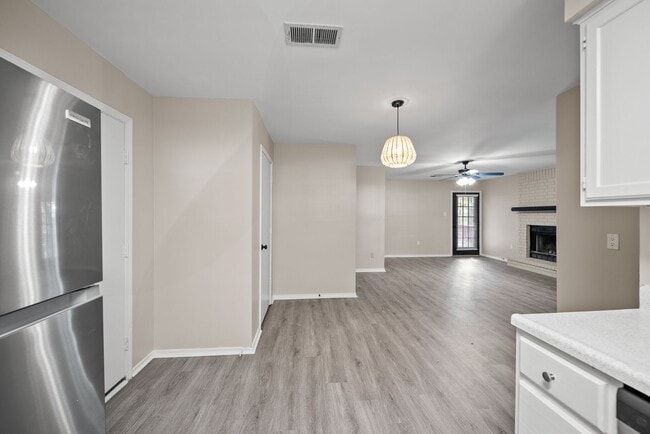 Building Photo - 24 Oak Ridge Dr