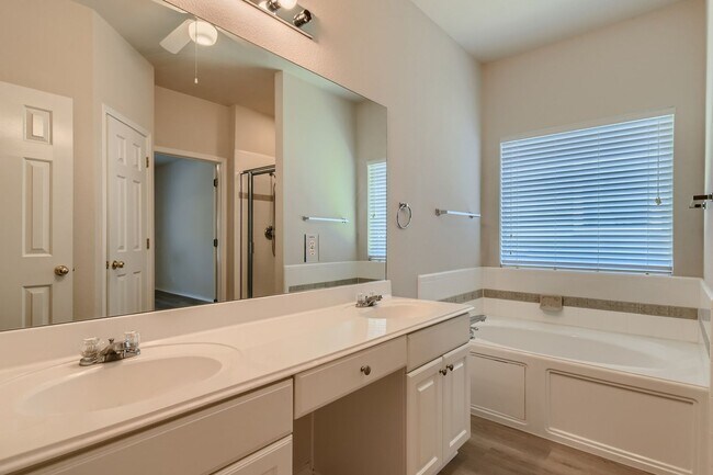 Building Photo - One-Story Beauty in Stone Oak