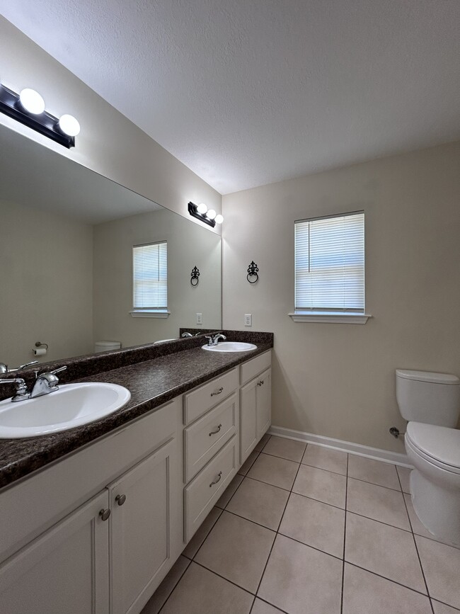 Building Photo - 259 Canterberry Pl