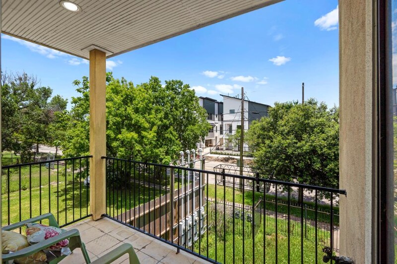 Building Photo - 2318 Emancipation Ave