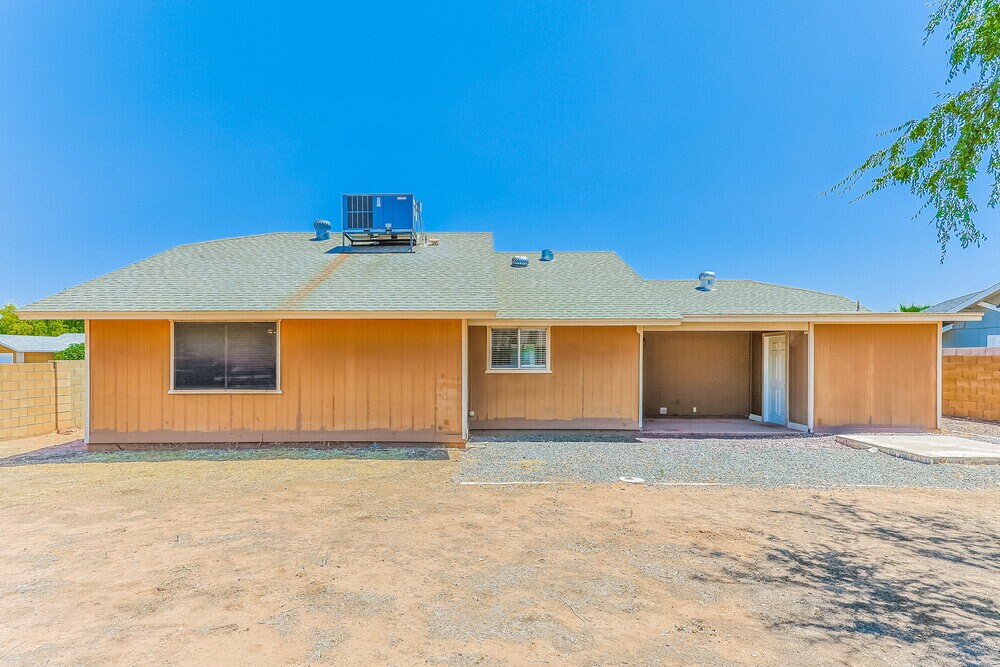 Building Photo - 2203 E Dragoon Ave