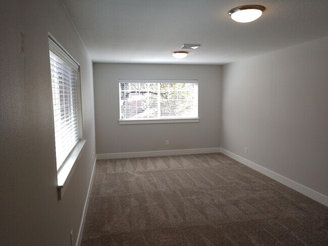 Building Photo - BIGFIR1055-1057