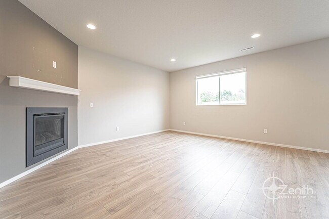 Building Photo - 2608 S White Salmon Dr