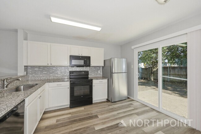 Building Photo - 4BR/2BA | Newly Renovated Single Family Home | 1-Car Garage Parking | In Dallas!