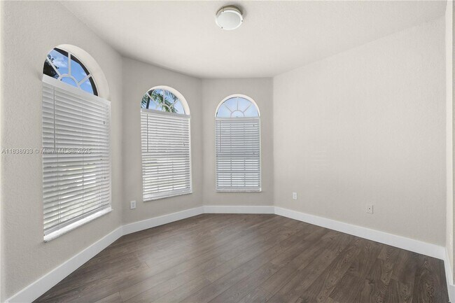 Building Photo - 8555 NW 111th Ct