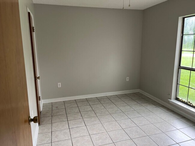 Building Photo - 7429 Green Gate Dr