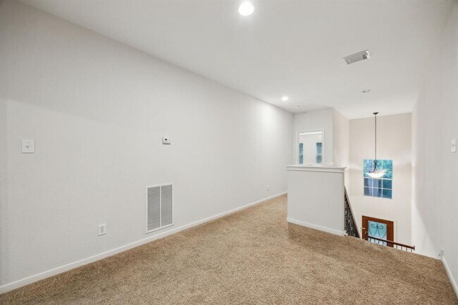 Building Photo - 23 Avenswood Pl