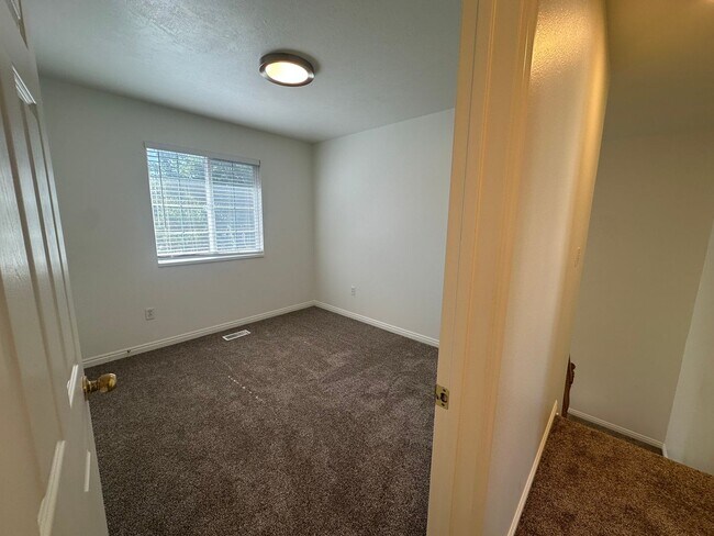 Building Photo - Freshly Painted, New Carpet Throughout - Home For Rent In Springville!!!