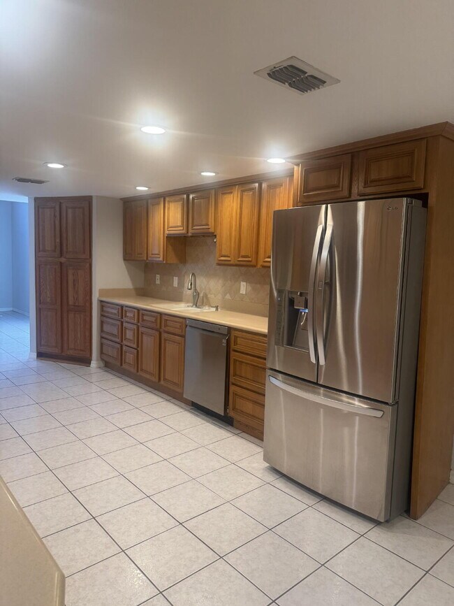 Building Photo - Beautiful Country Home on 1.76 Acres — No HOA, No Deed Restrictions!