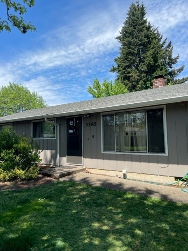 Building Photo - 1010Satre - FH