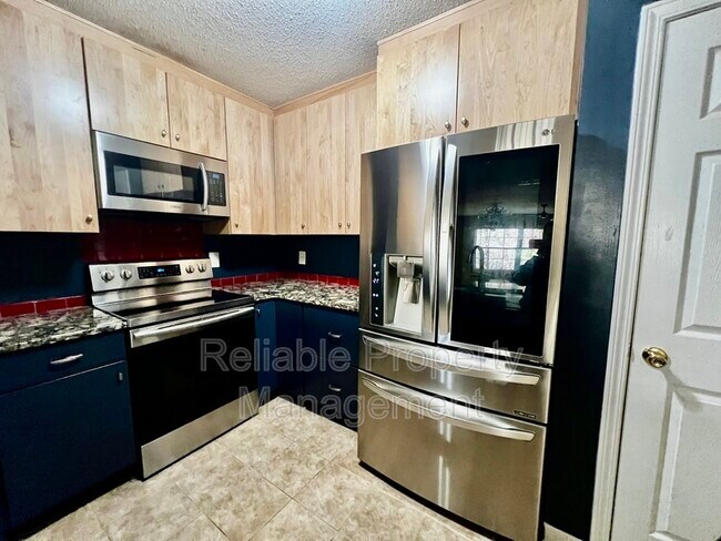 Building Photo - 203 Sturbridge Dr