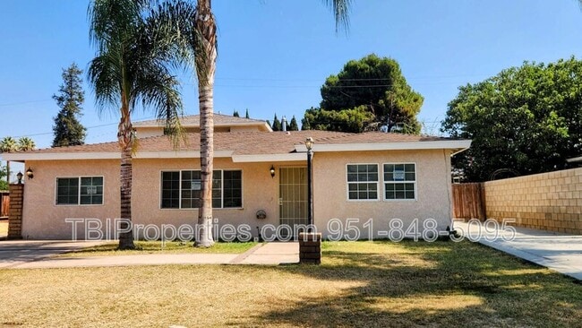 Building Photo - 6051 Vista De Oro