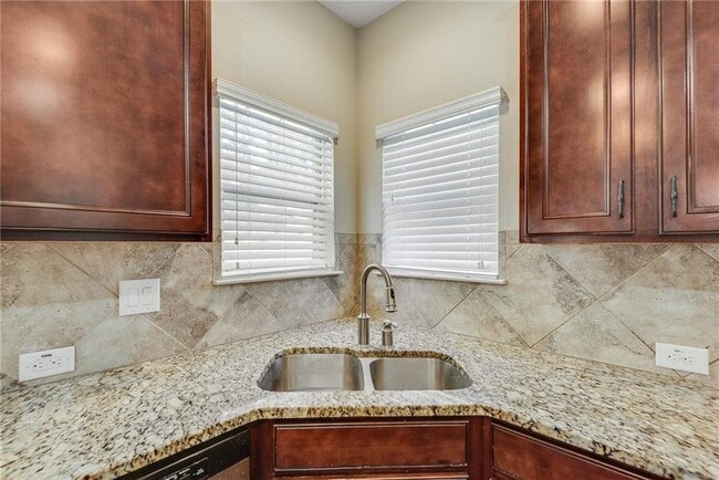 Building Photo - 270 Woods Creek Dr