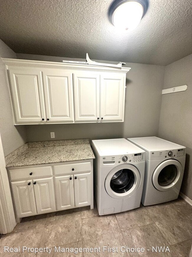 Building Photo - 3 br, 2 bath House - 5607 SW Gunstock Road