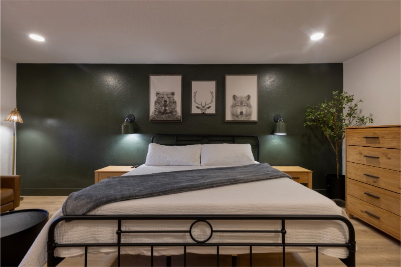 Building Photo - 1078 E White Mountain Blvd