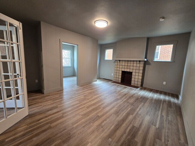 Building Photo - ver5725