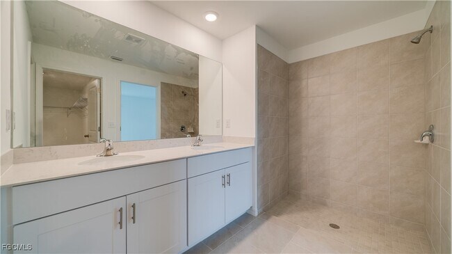 Building Photo - 4019 San Clemente Ct