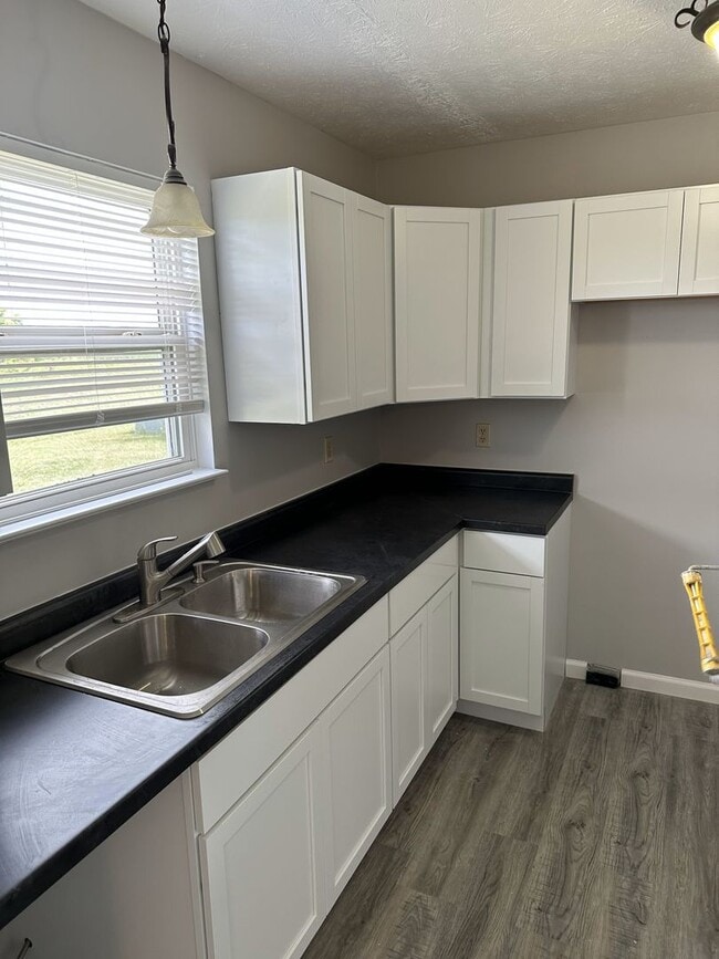 Building Photo - 2840 Rand Ln