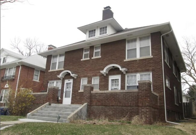 Building Photo - 4918-4920 California St