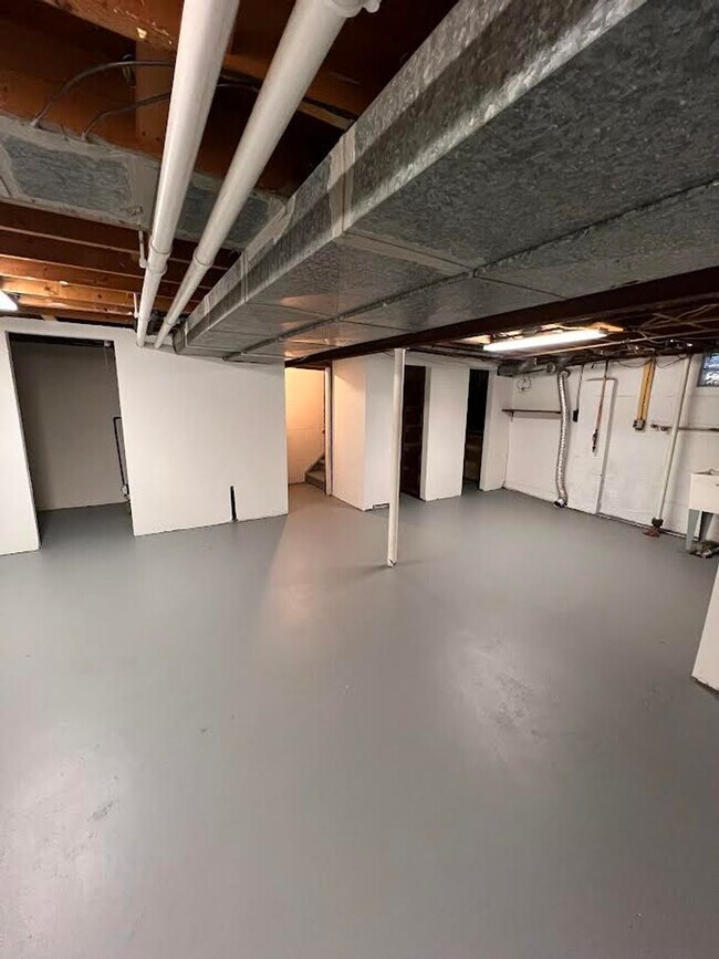 Building Photo - 3808 Cumberland