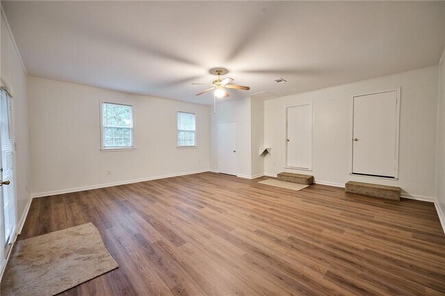 Building Photo - 1718 Country Park Way