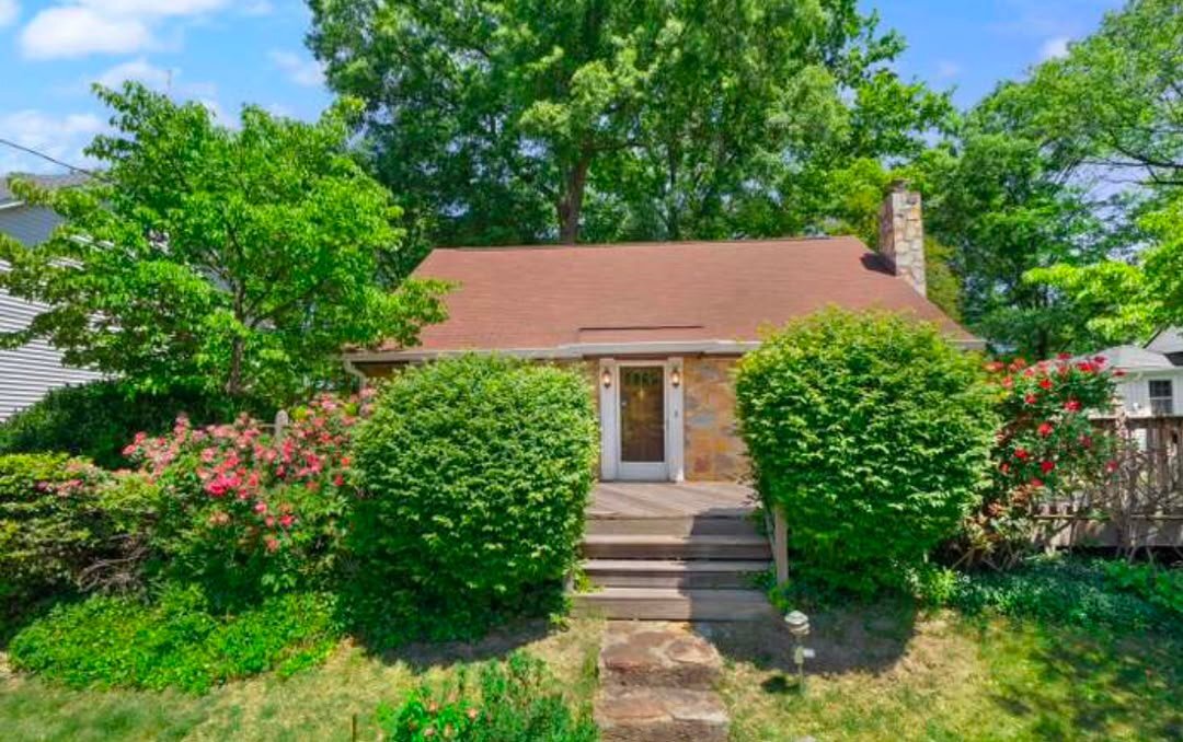 Building Photo - 2602 Stone Hedge Dr