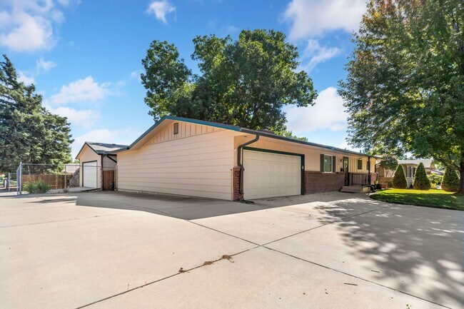 Building Photo - 3 Bedroom Ranch Home North of Lake Loveland