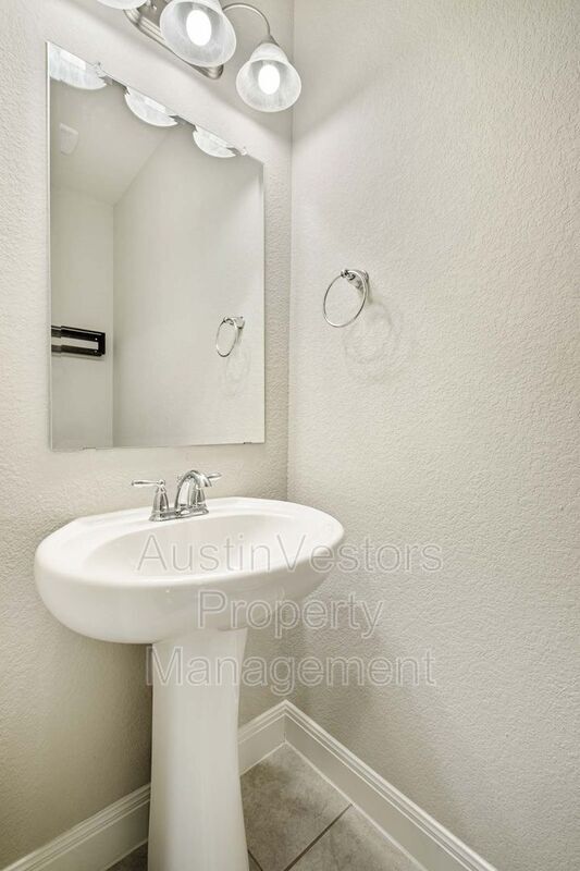 Building Photo - 1050 Kenney Fort Xing